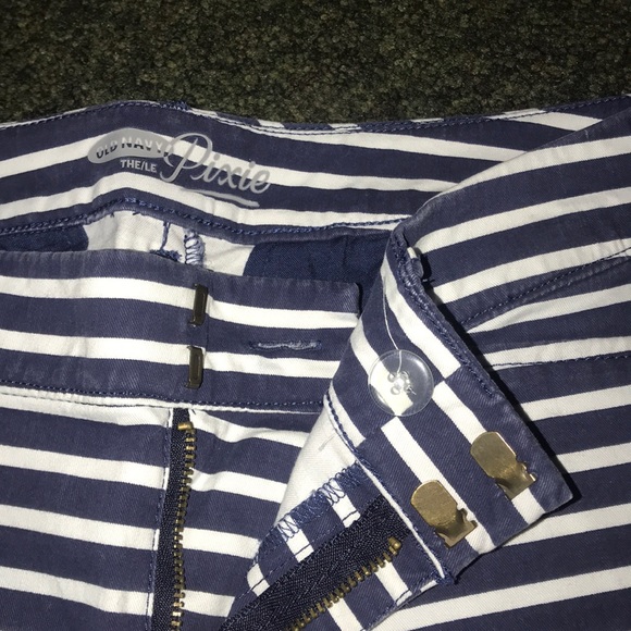 Old Navy Shorts - Picture 3 of 5